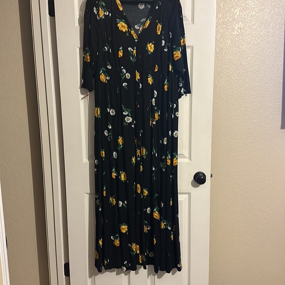 TORRID Black floral print dress. - Picture 3 of 3